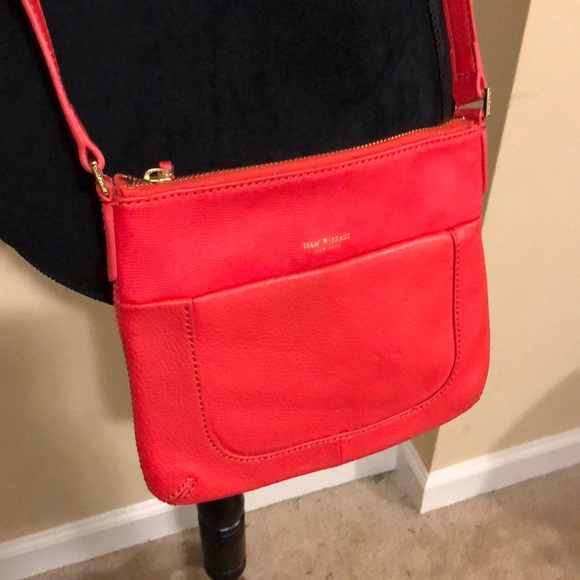 EUC Isaac Mizrahi Crossbody (A214) - Picture 2 of 6